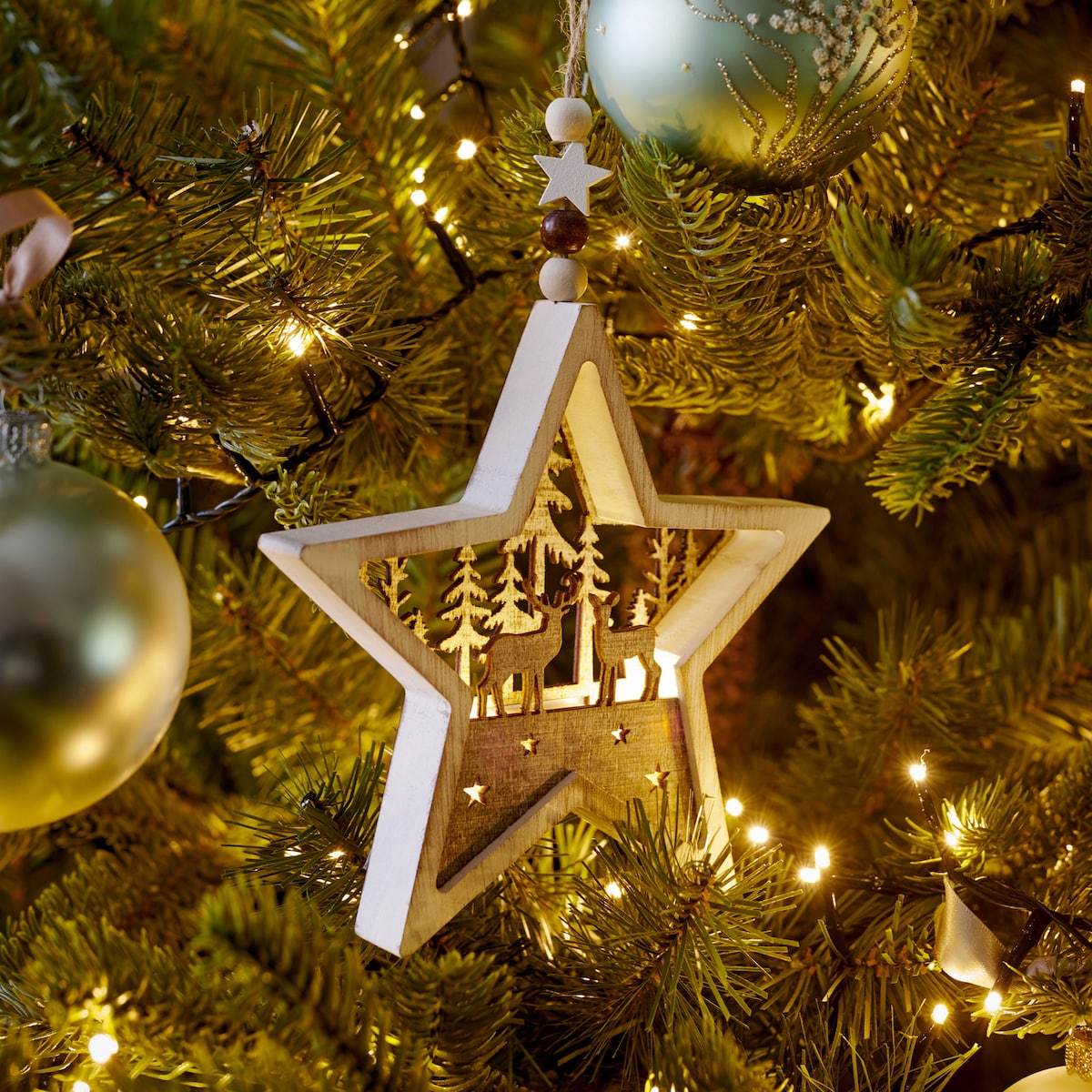 Star Light Winter Scene - Hanging Christmas Decoration